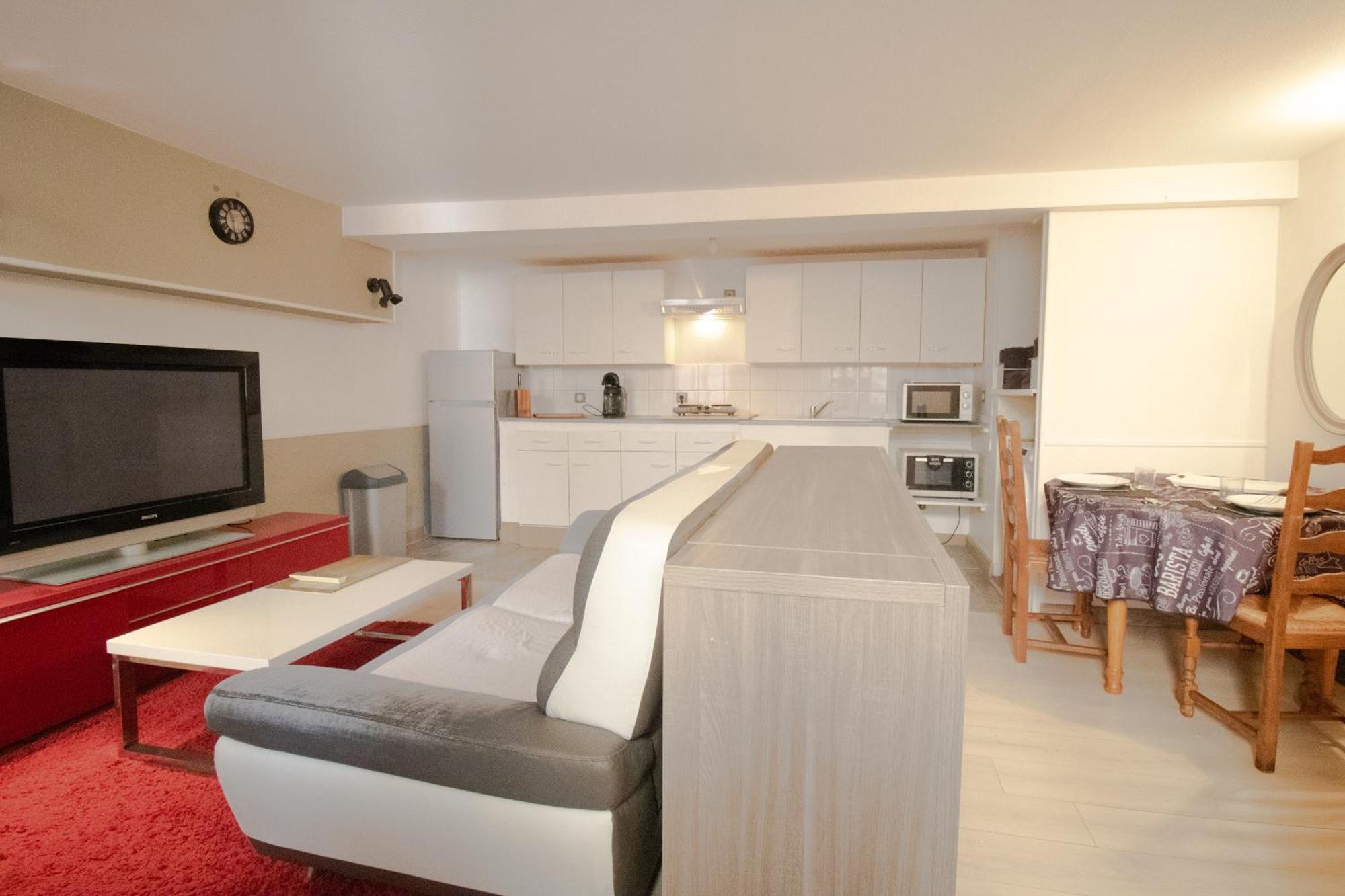 Le Reconfort' Ain Apartamento